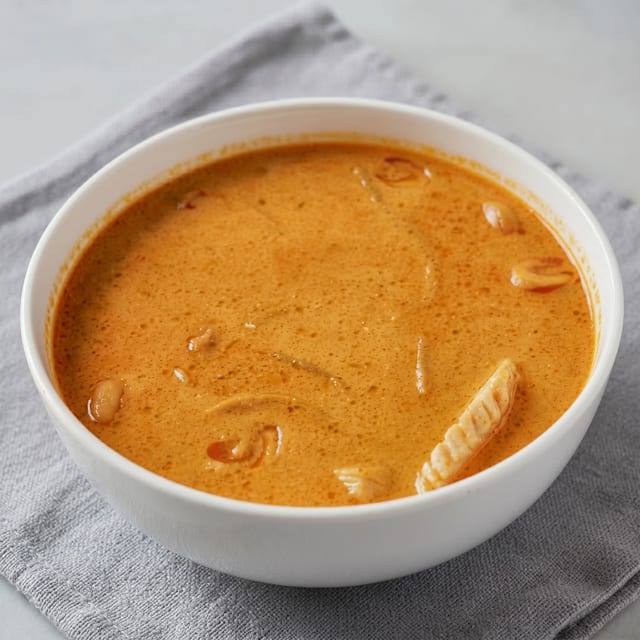 (L) Massaman Curry.